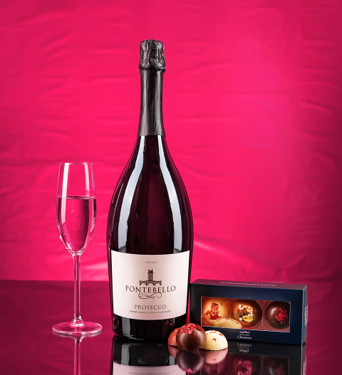 Bild von Prestige Hampers Magnum Prosecco Party Time Hamper – Gift Basket – Prestige Hampers